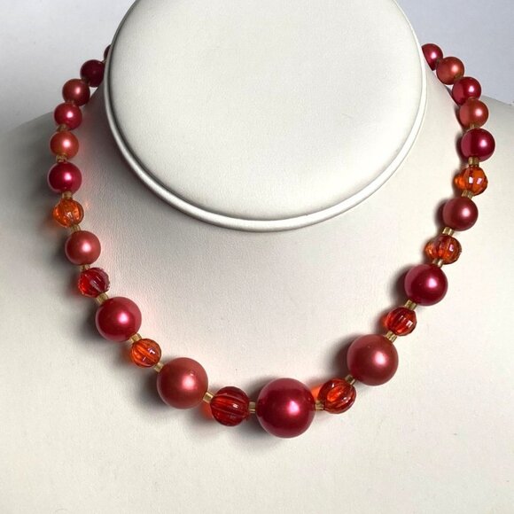 Vintage Pink Coral Beaded Necklace Graduated Metallic Beads Made in Japan - Picture 7 of 7